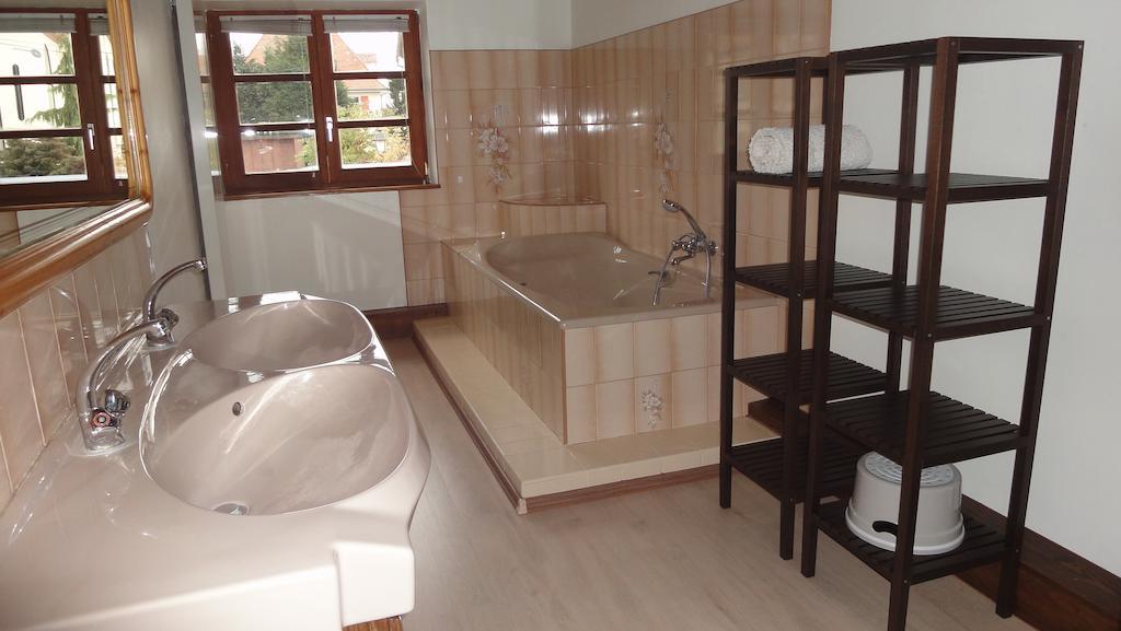 Gite D'Audrey Et Jean Uttenheim Zimmer foto